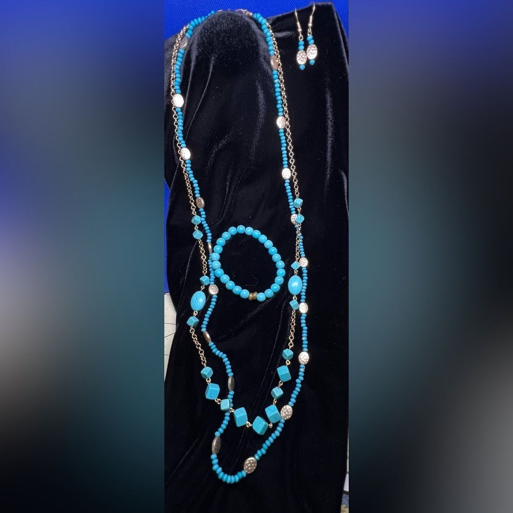 Charming Charlie Turquoise Gold Beaded Multi Strand Necklace Set Bracelet Earrin